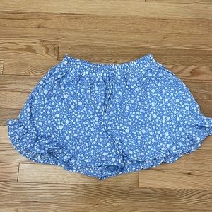 These light blue and white shorts are from sienna sky in size medium.